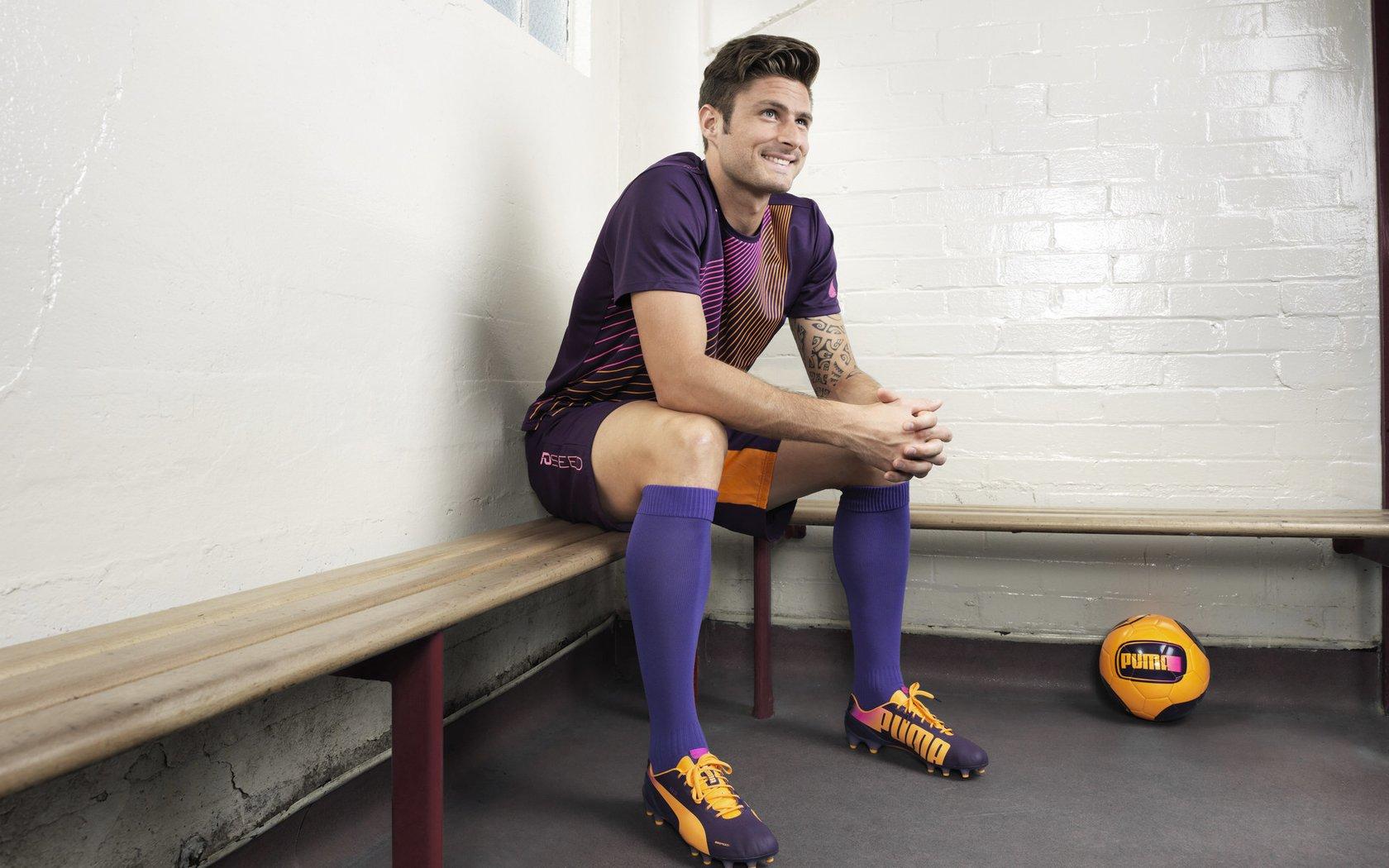 CBA季后赛激战正酣 辽宁本钢力克广东宏远迎开门红