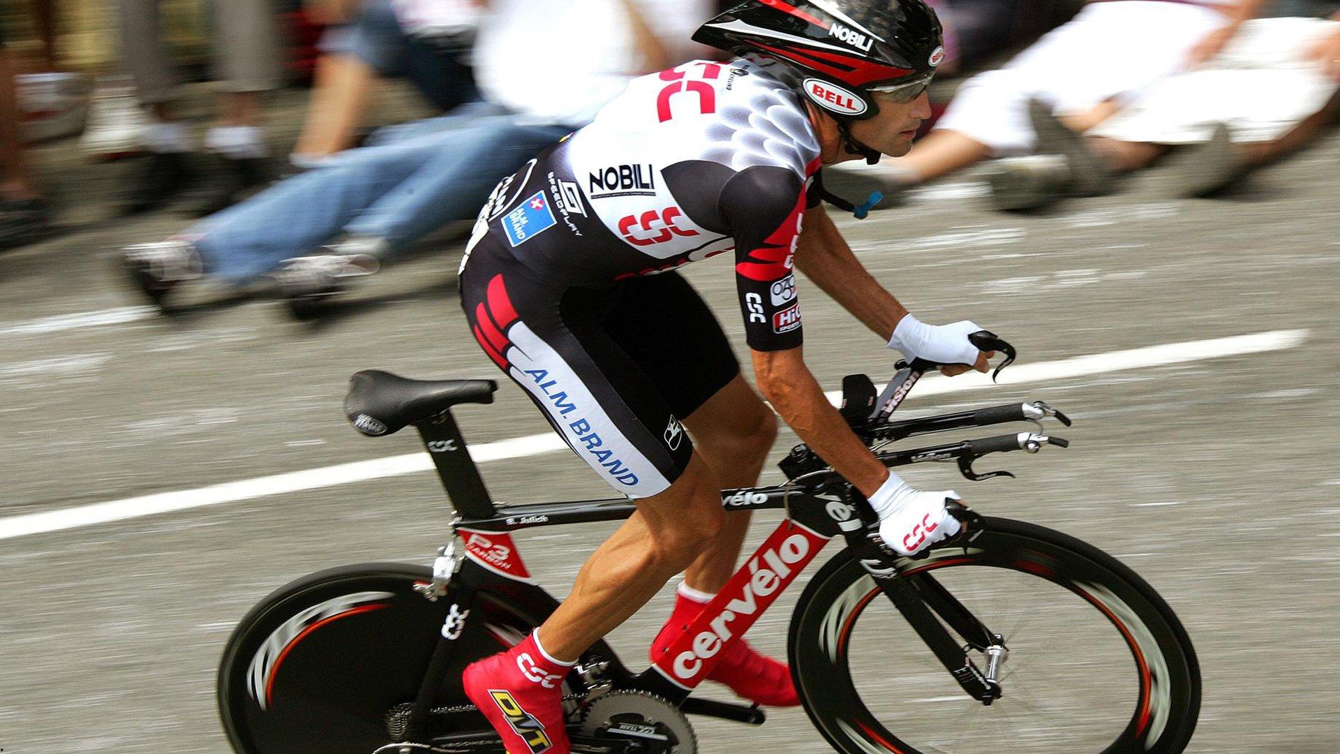 纳达尔强势回归红土赛场，法网前状态引关注